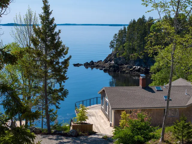 $3,950,000 | 118 East Shore Drive, Islesboro, ME 04848