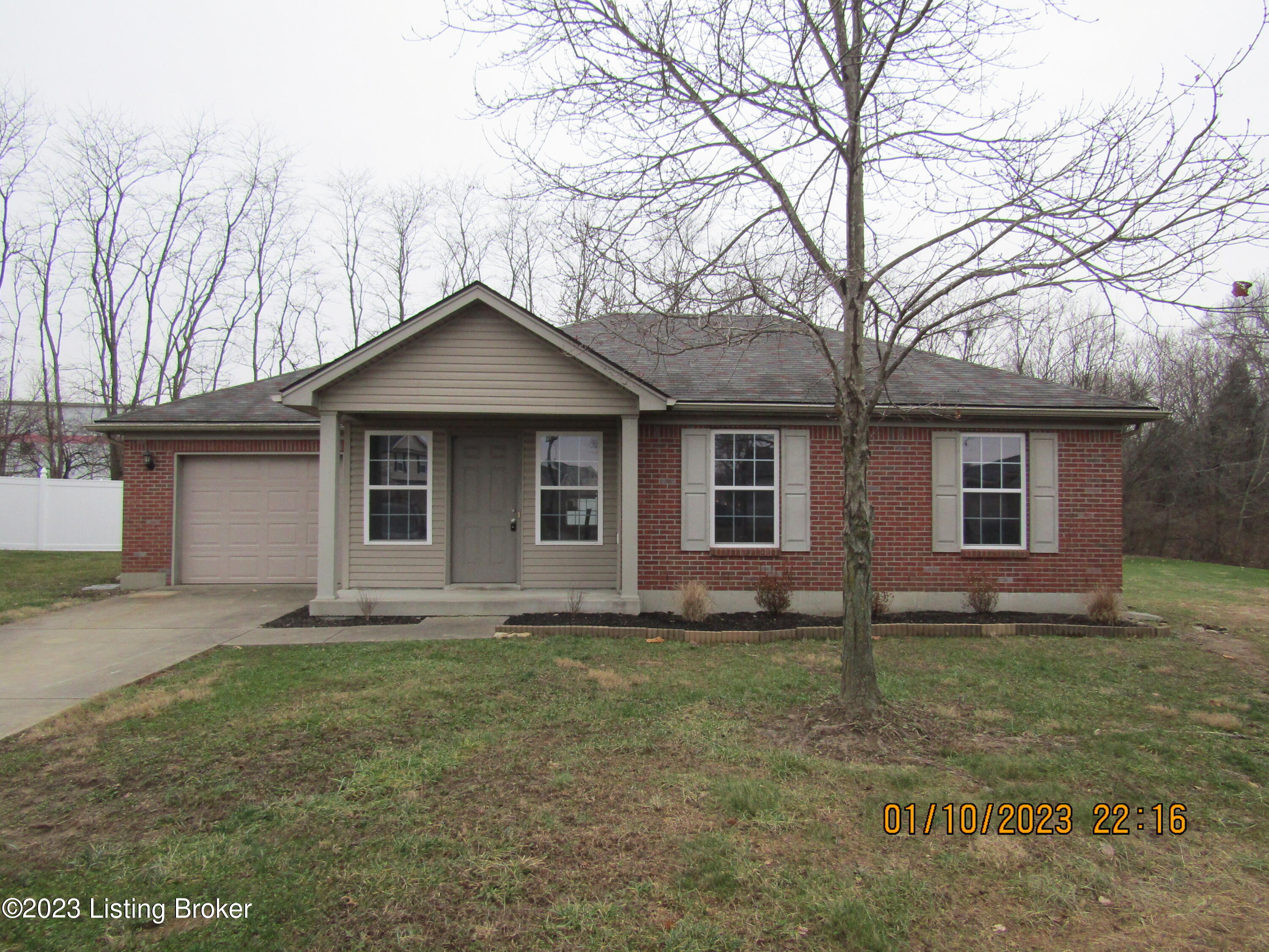 9823 Brooks Bend Road Louisville, KY 40258 - Photo 1 of 23 IMG_2808