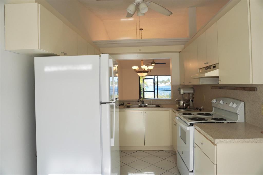 5600 North Park Road Dania Beach, FL 33312 - Photo 4 of 7 5600 kitchen