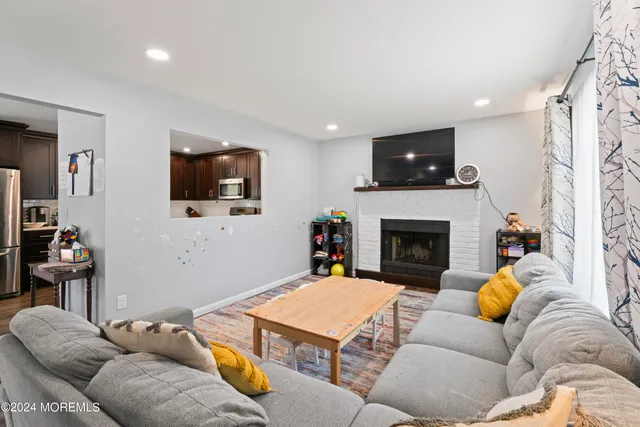 $3,800 | 573 Sumner Avenue, Belford, NJ 07718