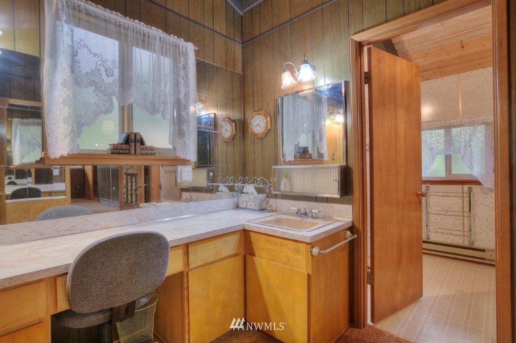 2300 East Grapeview Loop Road Grapeview, WA 98546 - Photo 18 of 23 Gallery Image 18