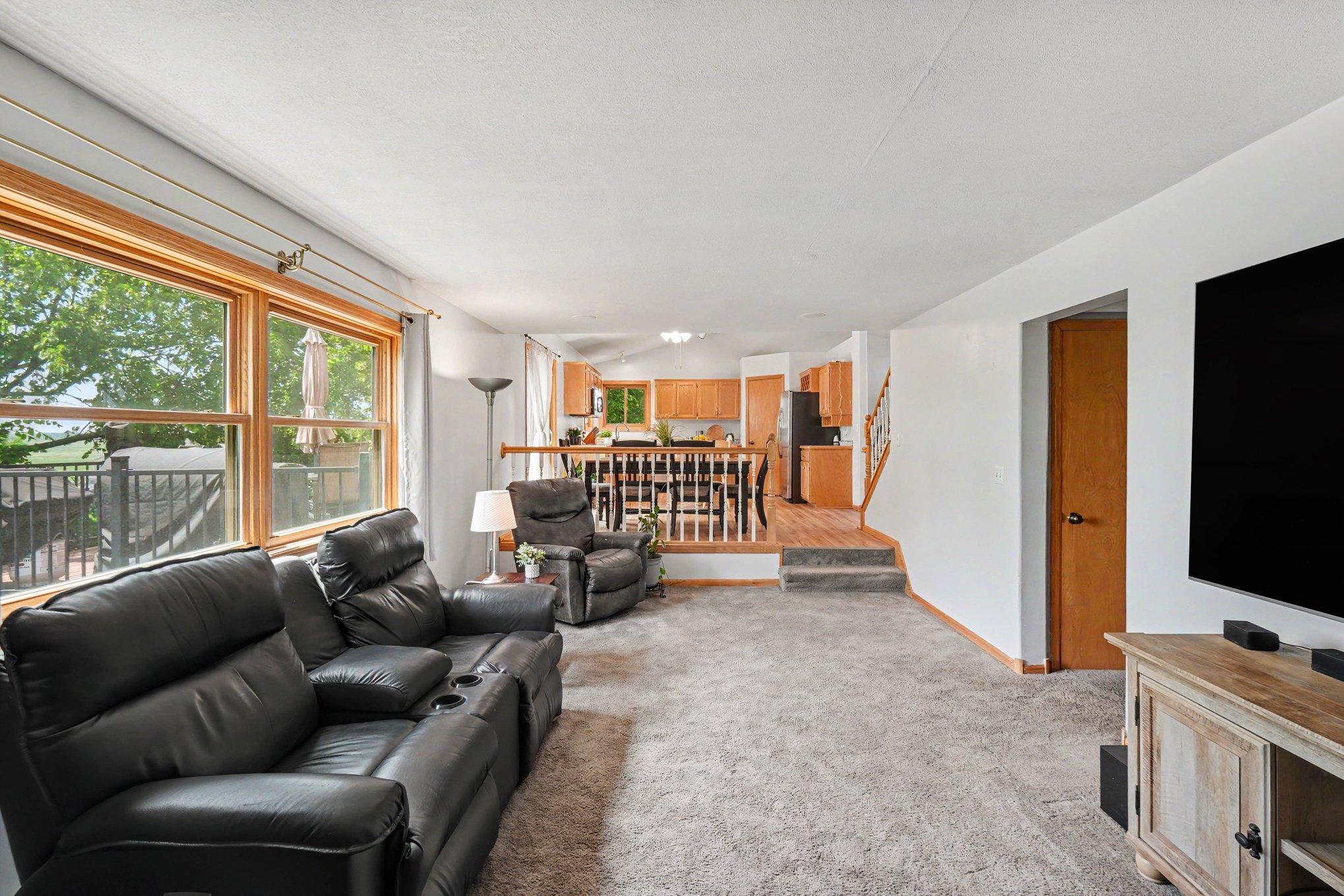 517 Upland Road Northwest St. Michael, MN 55376 - Photo 8 of 30