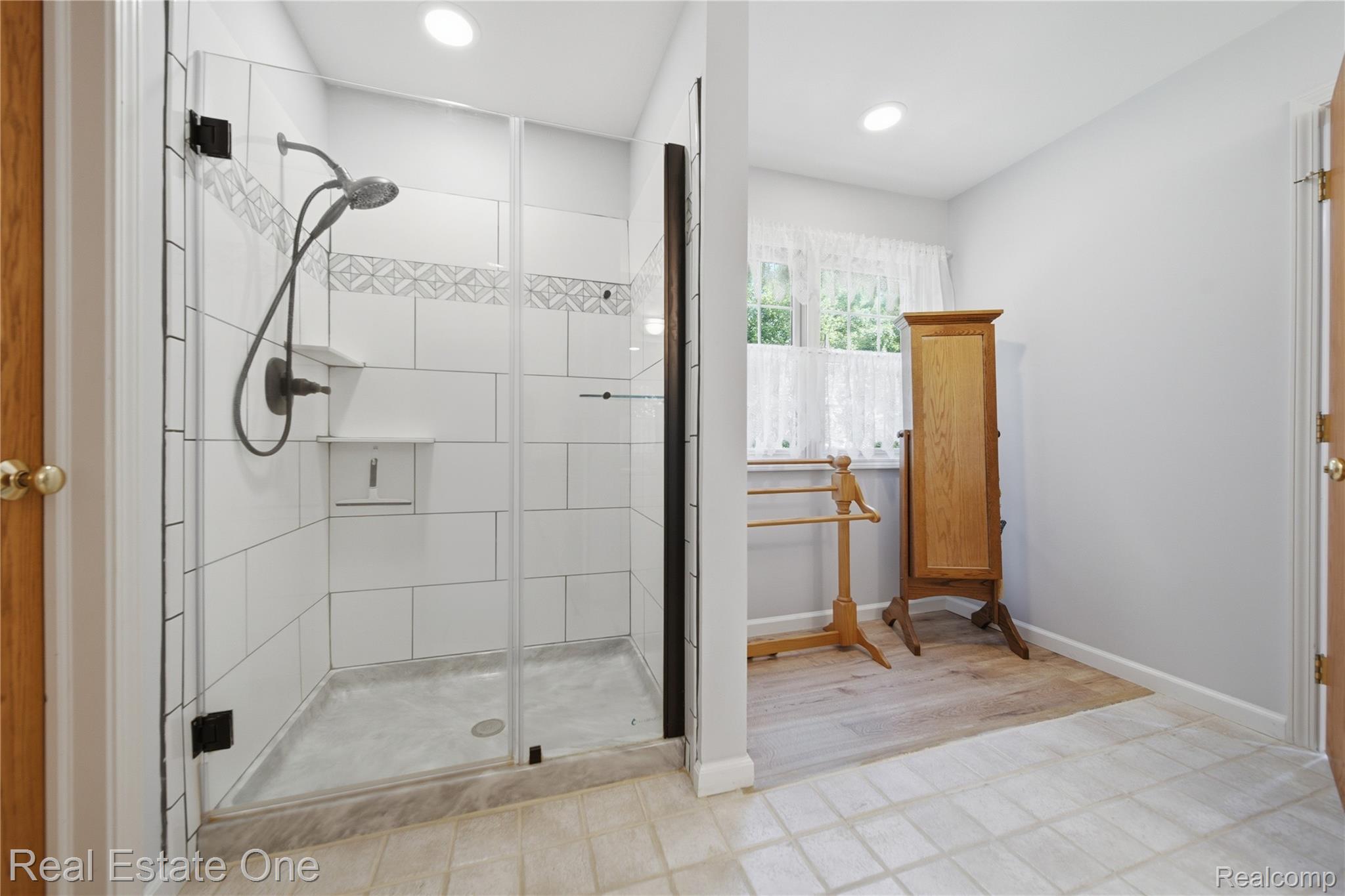 8450 Merrill Road Whitmore Lake, MI 48189 - Photo 23 of 52 DSC05078.jpg