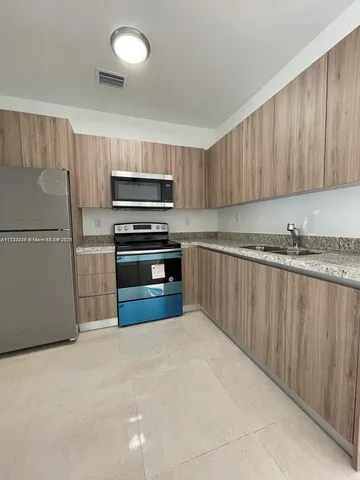 $4,199,000 | 1995 Calais Drive, Miami Beach, FL 33141