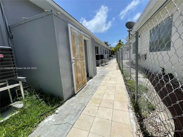 $4,199,000 | 1995 Calais Drive, Miami Beach, FL 33141