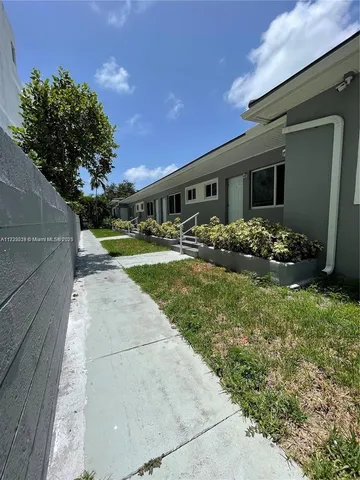 $4,199,000 | 1995 Calais Drive, Miami Beach, FL 33141