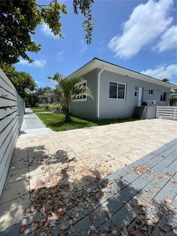 $4,199,000 | 1995 Calais Drive, Miami Beach, FL 33141