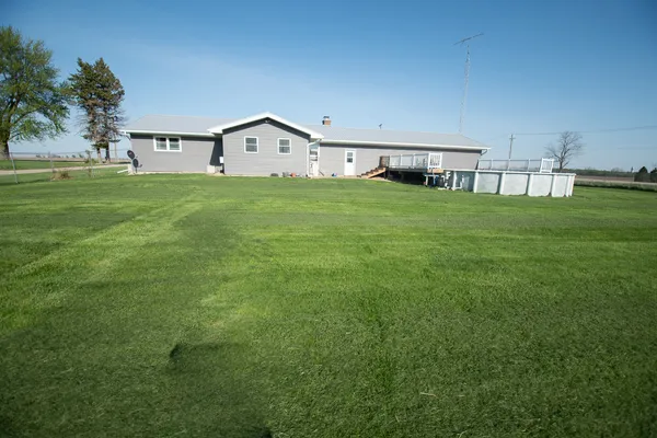 $299,900 | 1751 Maples Road, Dixon, IL 61021