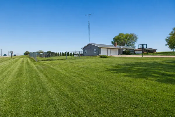 $299,900 | 1751 Maples Road, Dixon, IL 61021