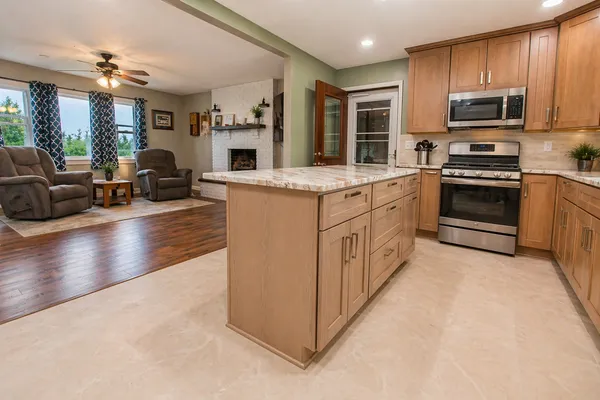 $299,900 | 1751 Maples Road, Dixon, IL 61021