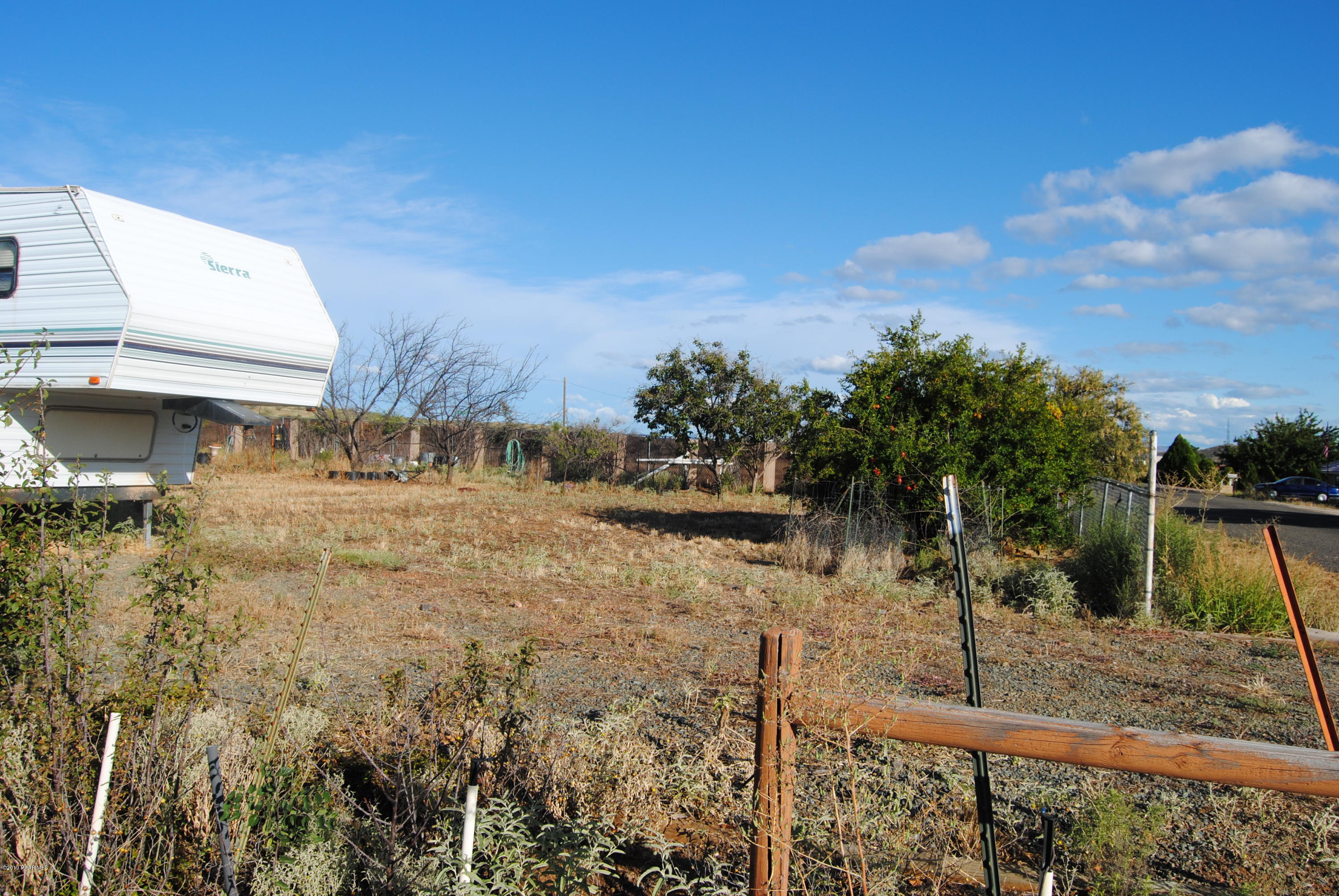 17050 East Spring Valley Road Mayer, AZ 86333 - Photo 7 of 19 007_LandLookingEast