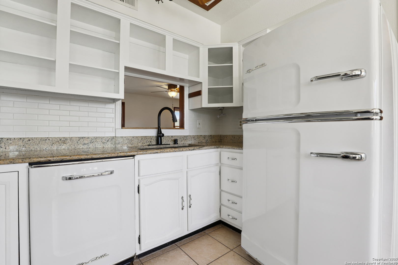 4380 Bear Springs Road Pipe Creek, TX 78063 - Photo 13 of 60