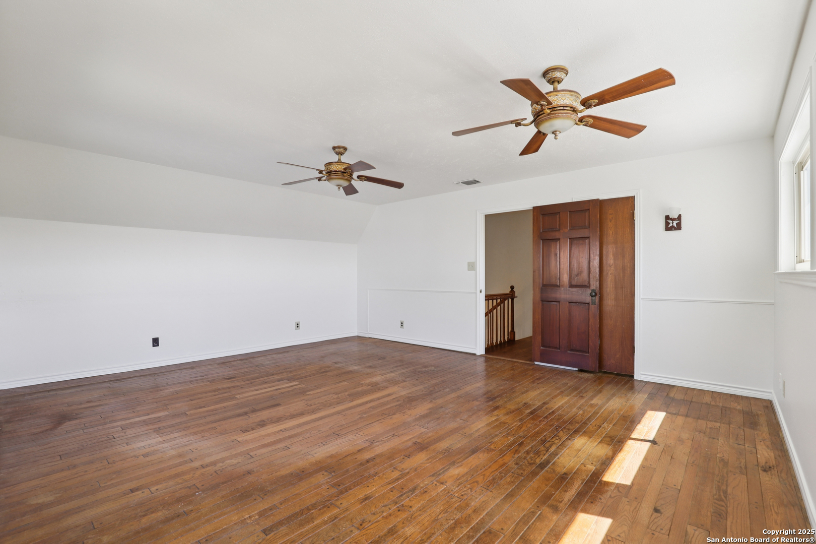 4380 Bear Springs Road Pipe Creek, TX 78063 - Photo 23 of 60 a view of an empty room