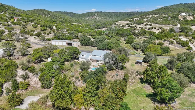 $899,500 | 4380 Bear Springs Road, Pipe Creek, TX 78063