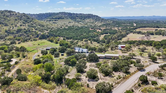 $899,500 | 4380 Bear Springs Road, Pipe Creek, TX 78063