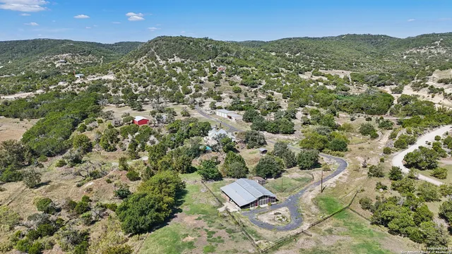 $899,500 | 4380 Bear Springs Road, Pipe Creek, TX 78063