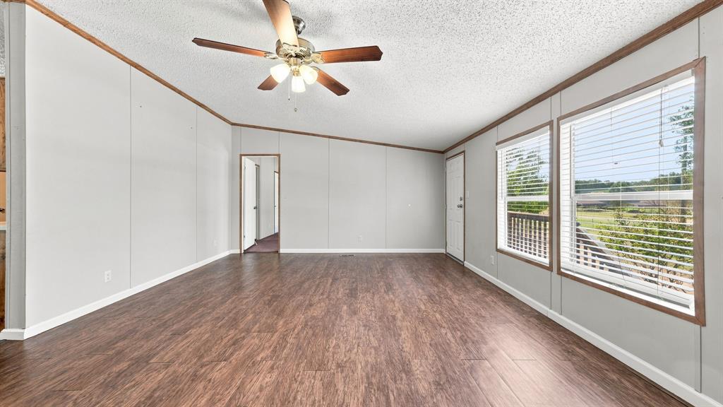 110 Draper Drive Springtown, TX 76082 - Photo 9 of 35 Gallery Image 9
