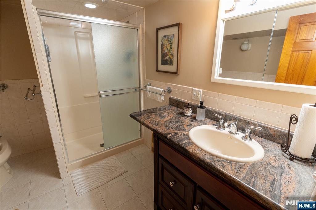 93 Brighton Road Clifton, NJ 07012 - Photo 25 of 32