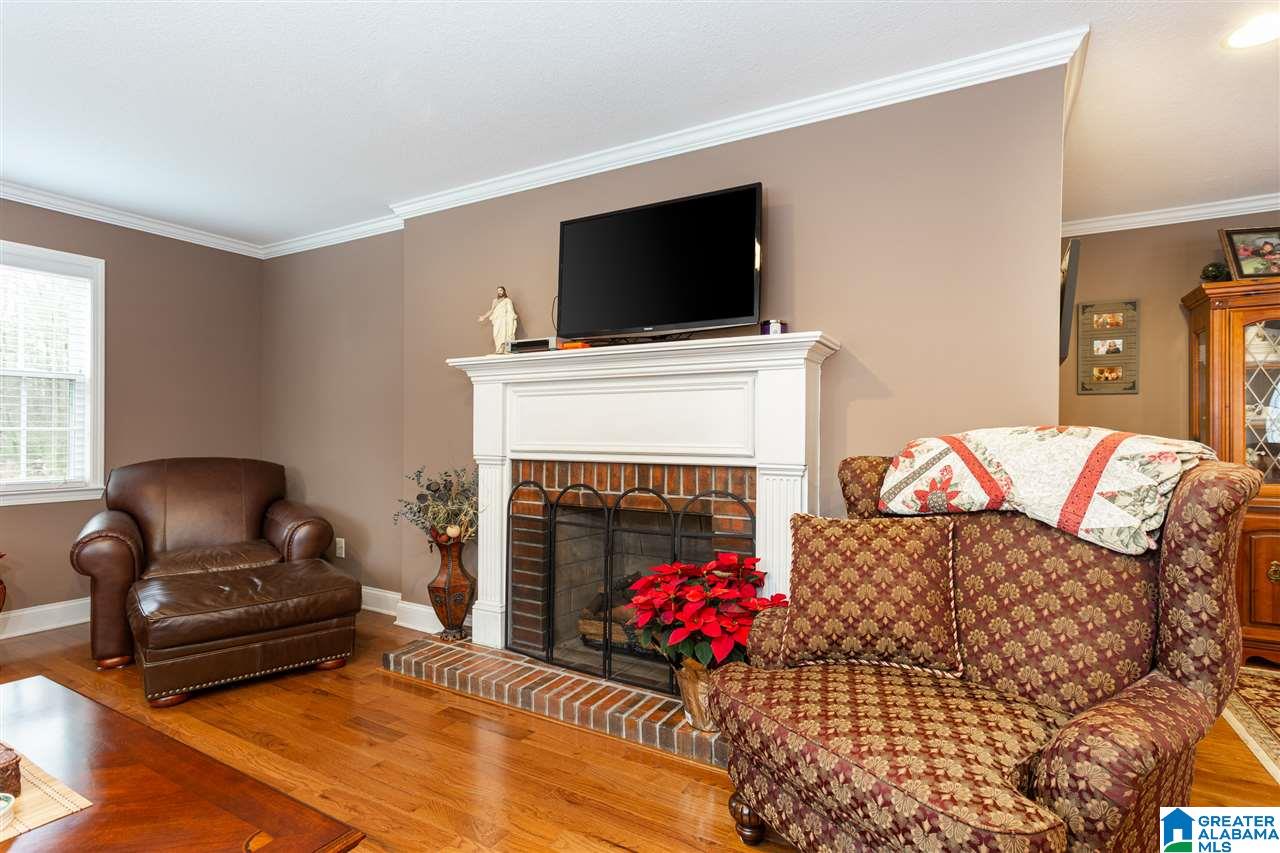 222 20th Street Oneonta, AL 35121 - Photo 7 of 38