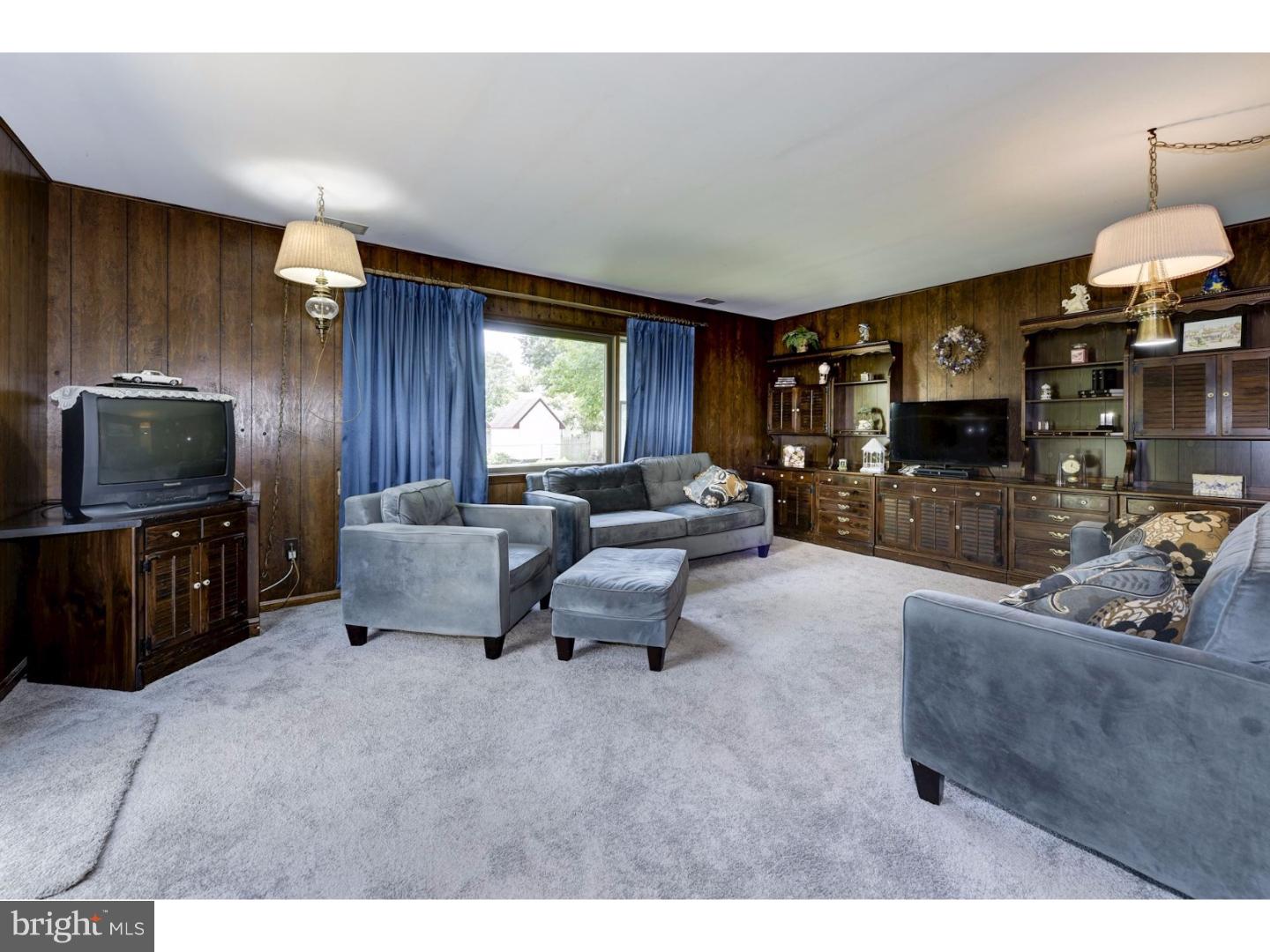 13 Glascow Road Westampton, NJ 08060 - Photo 12 of 25 Family Room