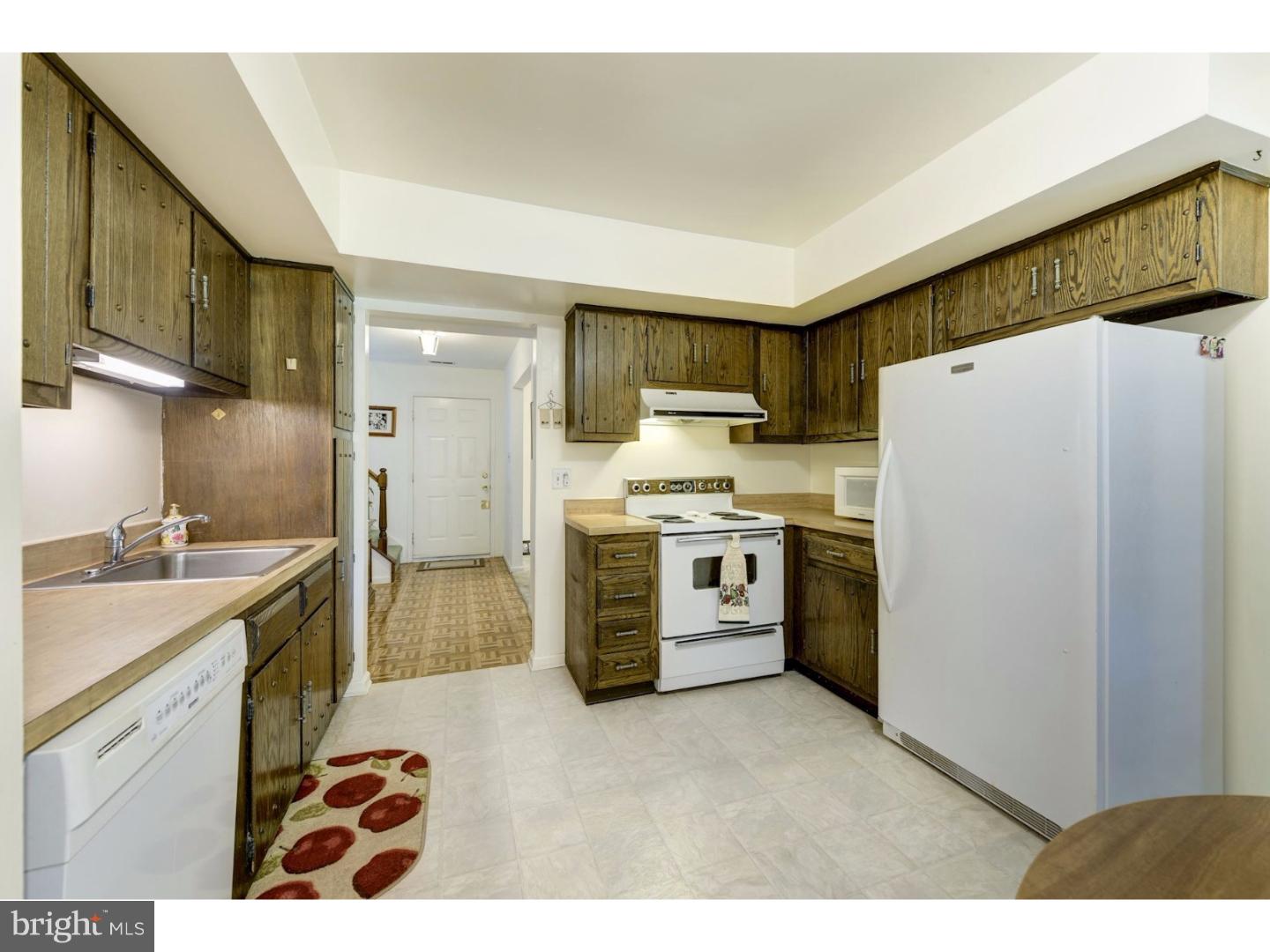 13 Glascow Road Westampton, NJ 08060 - Photo 15 of 25 Kitchen