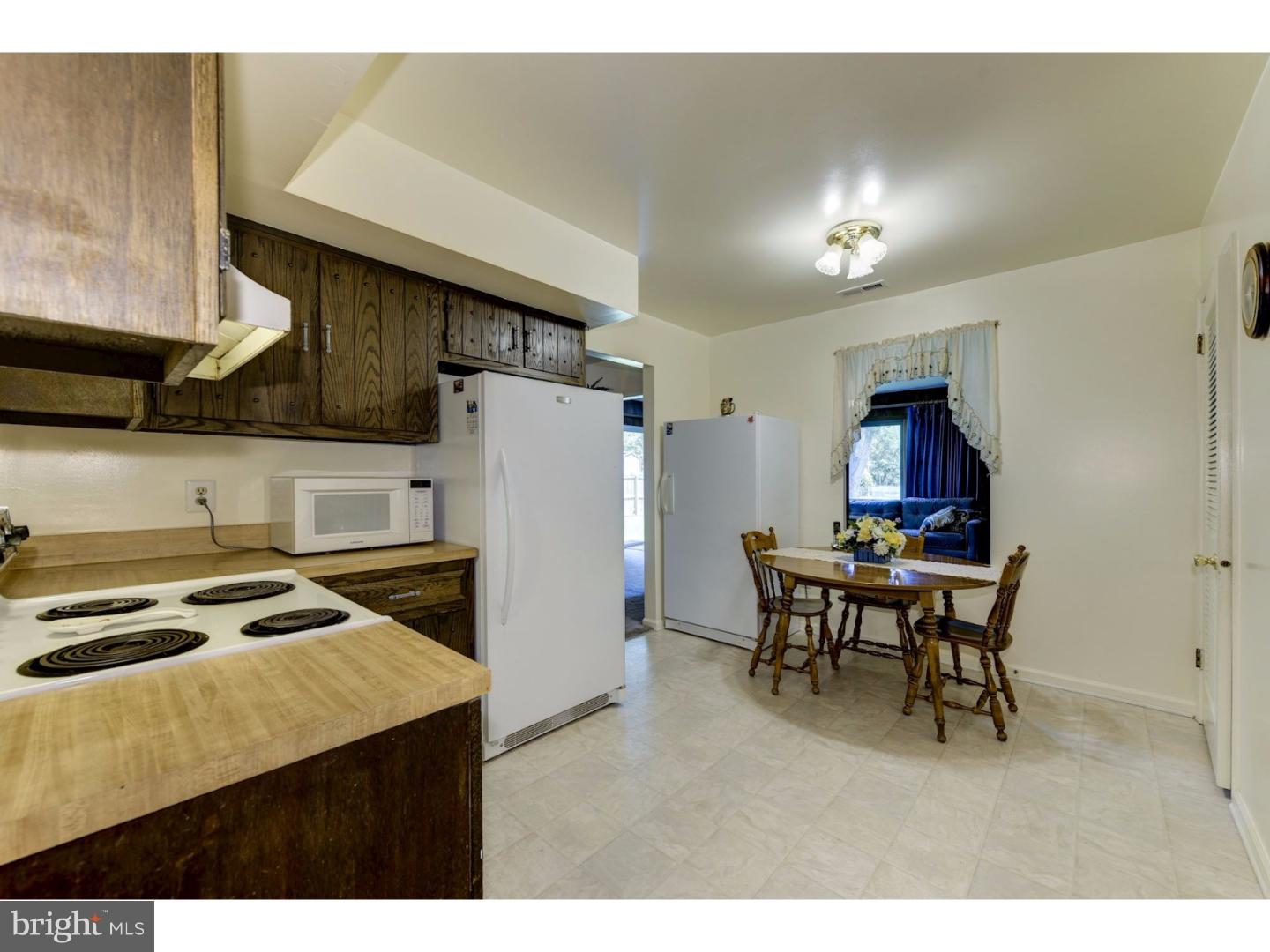 13 Glascow Road Westampton, NJ 08060 - Photo 16 of 25 Kitchen