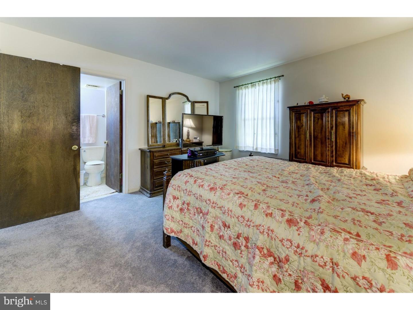 13 Glascow Road Westampton, NJ 08060 - Photo 19 of 25 Master Bedroom