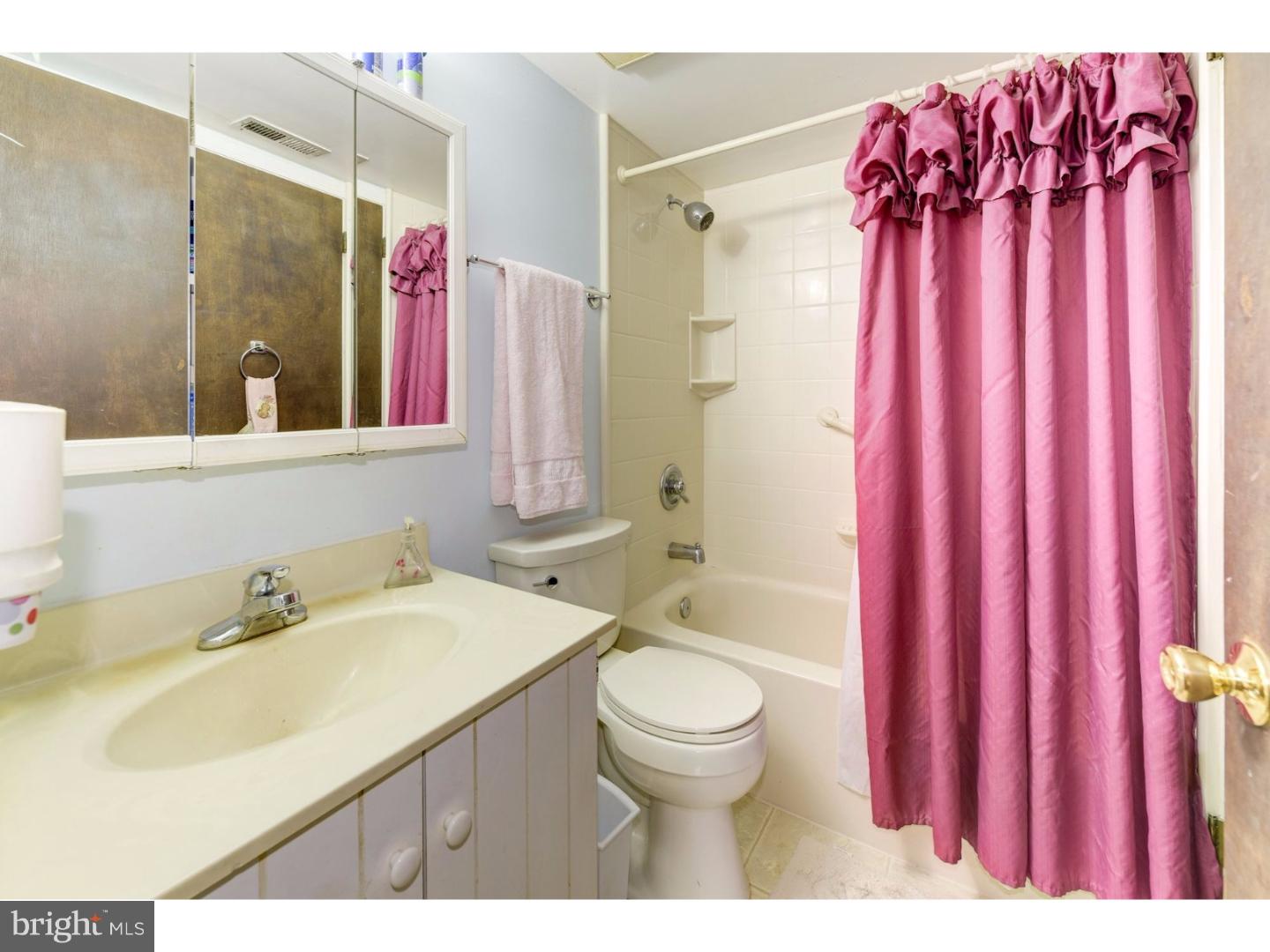 13 Glascow Road Westampton, NJ 08060 - Photo 20 of 25 Bathroom