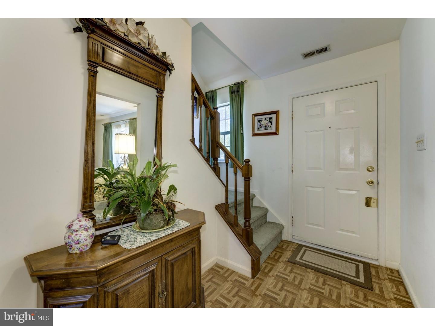 13 Glascow Road Westampton, NJ 08060 - Photo 7 of 25 Foyer