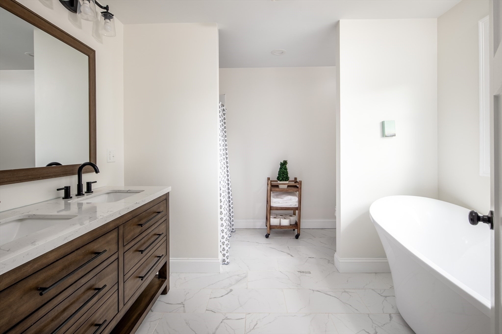 32 Randall Road Mattapoisett, MA 02739 - Photo 19 of 29 Gallery Image 19