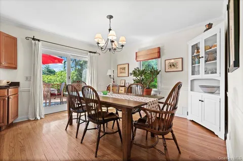 $925,000 | 5 Salem Way, Glen Head, NY 11545