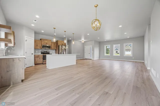 $415,000 | 301 Pine Drive, Hankinson, ND 58041