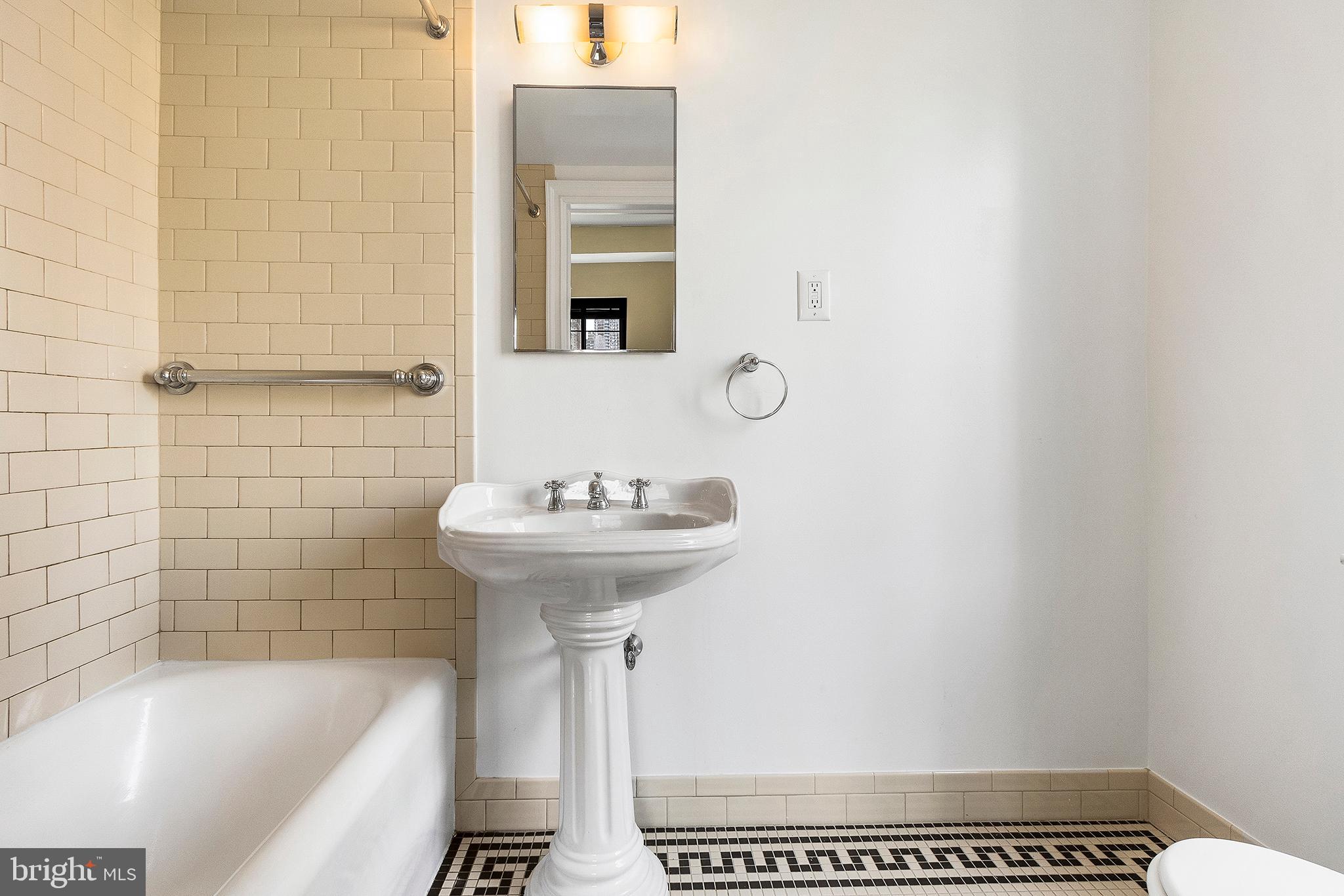 222 West Rittenhouse Square, Unit 801 Philadelphia, PA 19103 - Photo 13 of 40