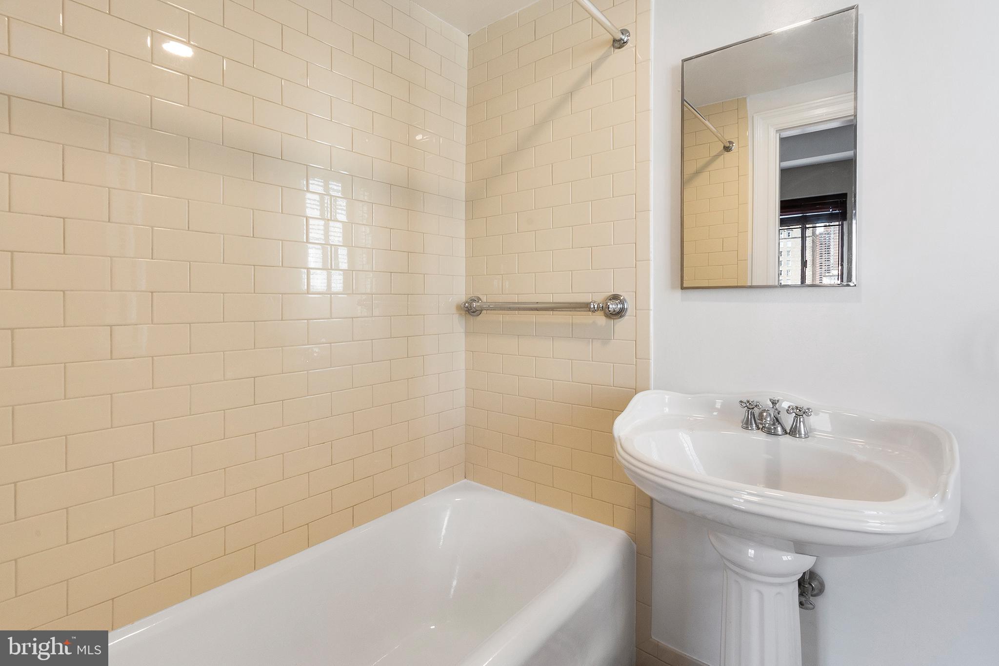 222 West Rittenhouse Square, Unit 801 Philadelphia, PA 19103 - Photo 21 of 40