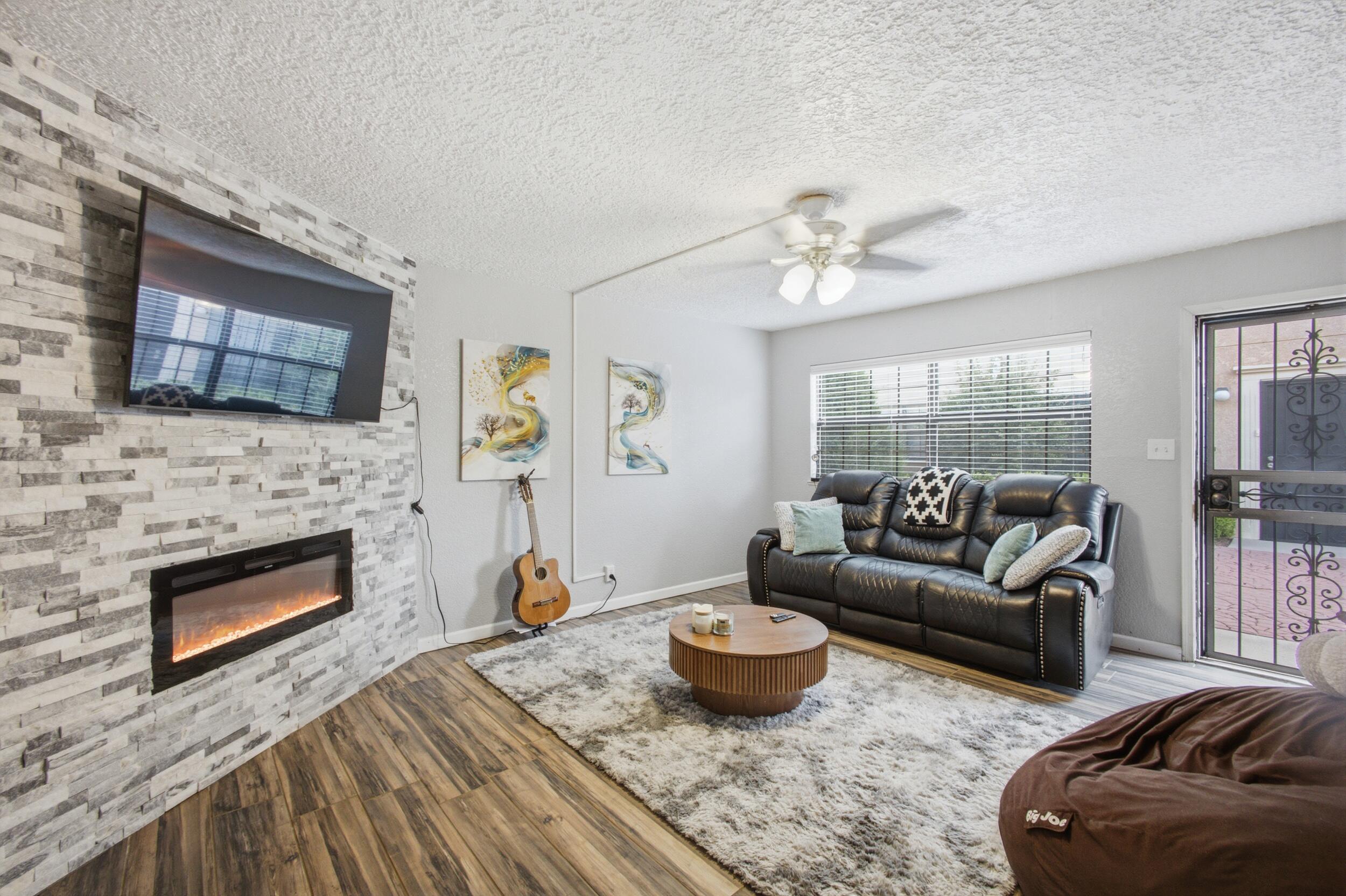 6041 Sequoia Road Northwest, Unit C13 Albuquerque, NM 87120 - Photo 3 of 28 Gallery Image 3