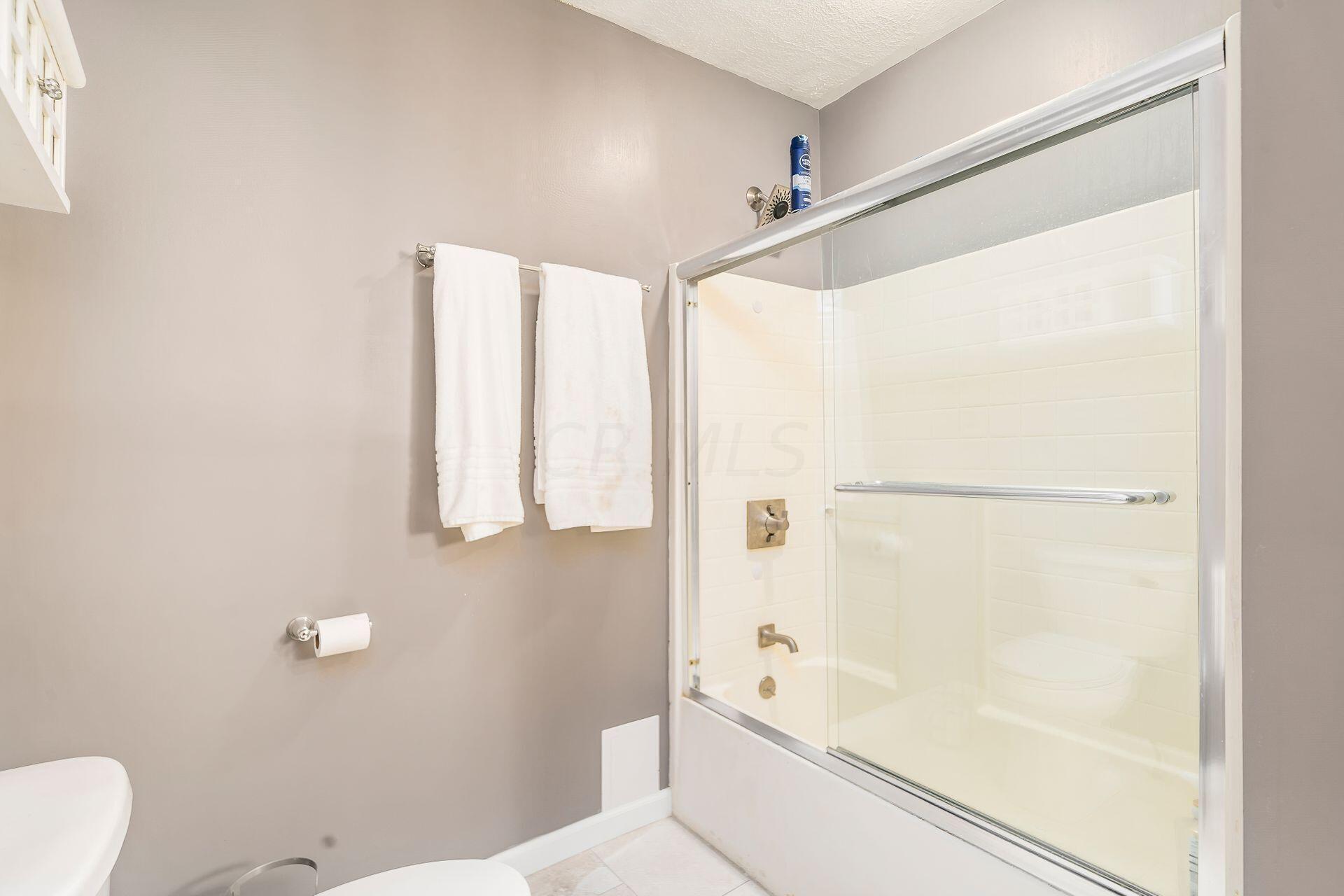 4495 Avery Road Hilliard, OH 43026 - Photo 28 of 41 Shower