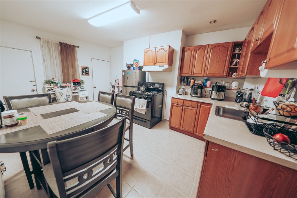 8 Everett Street Boston, MA 02128 - Photo 5 of 16