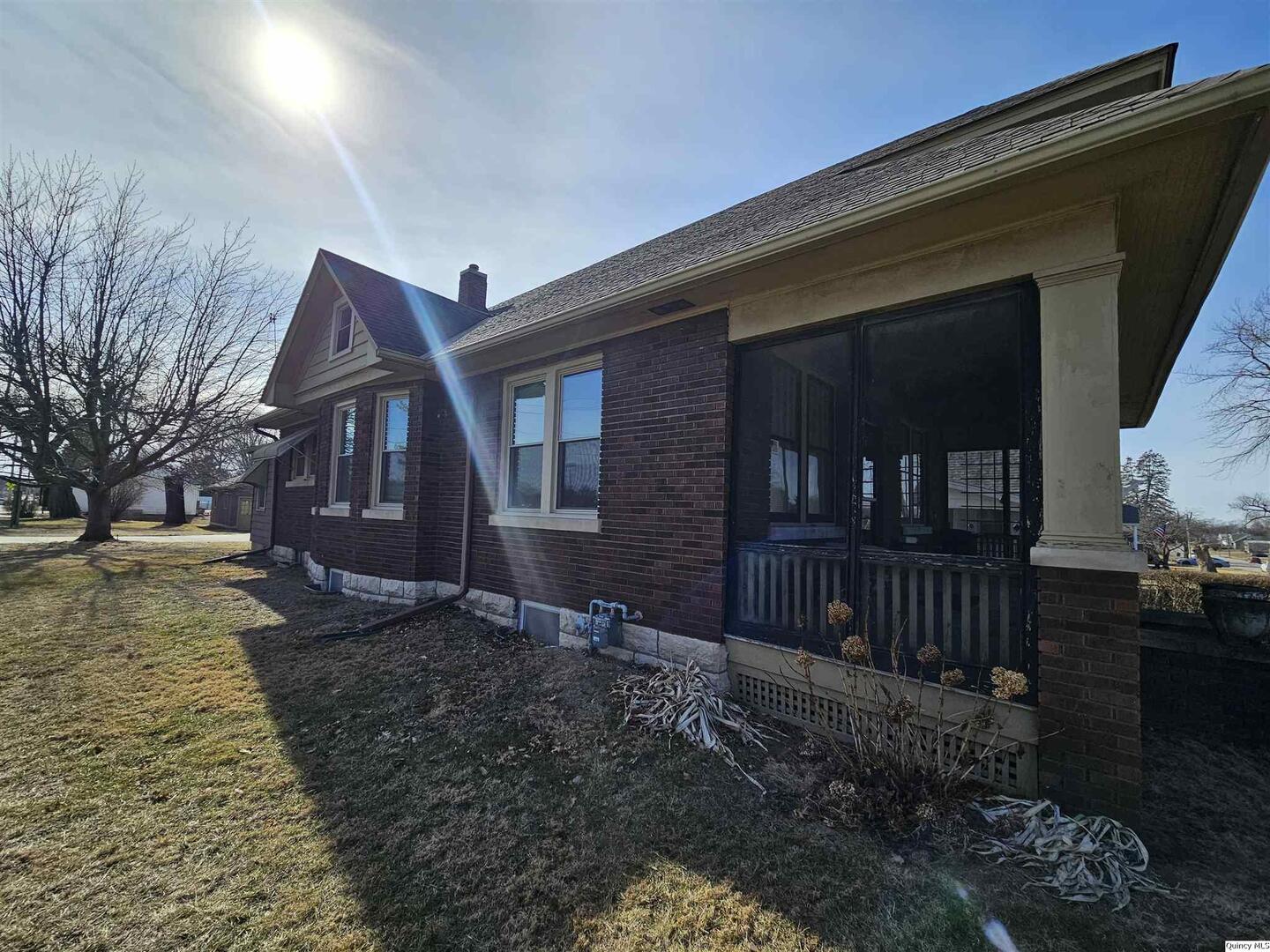 1736 Maple Street Quincy, IL 62301 - Photo 3 of 18