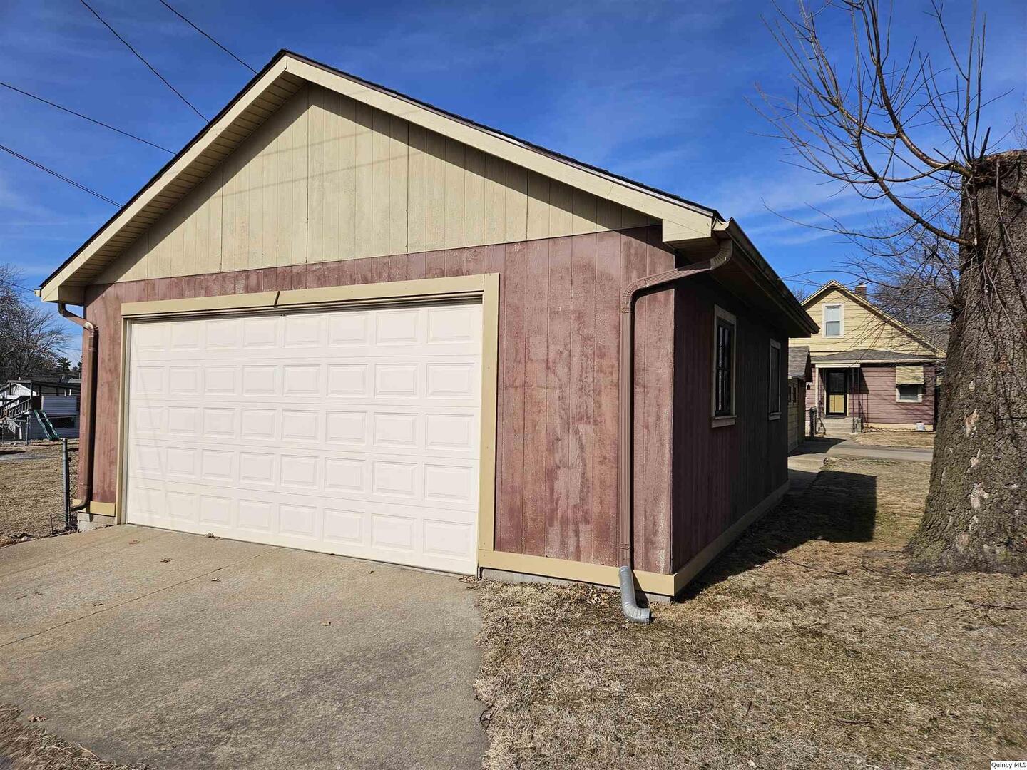 1736 Maple Street Quincy, IL 62301 - Photo 5 of 18