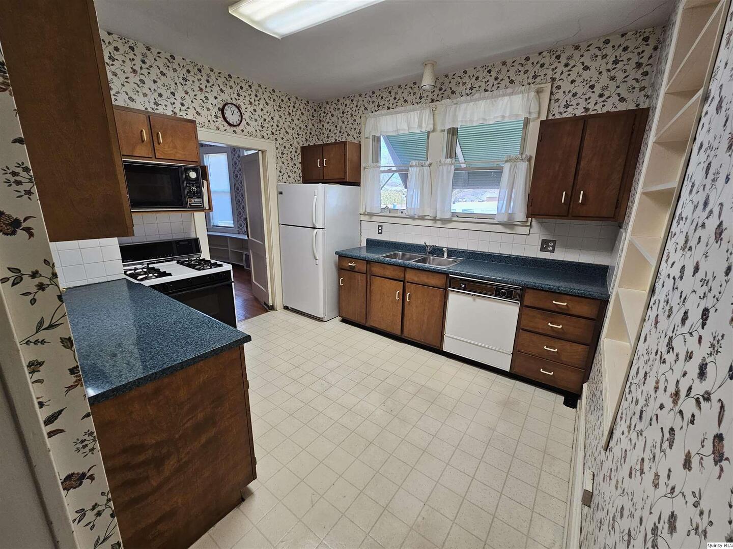 1736 Maple Street Quincy, IL 62301 - Photo 8 of 18