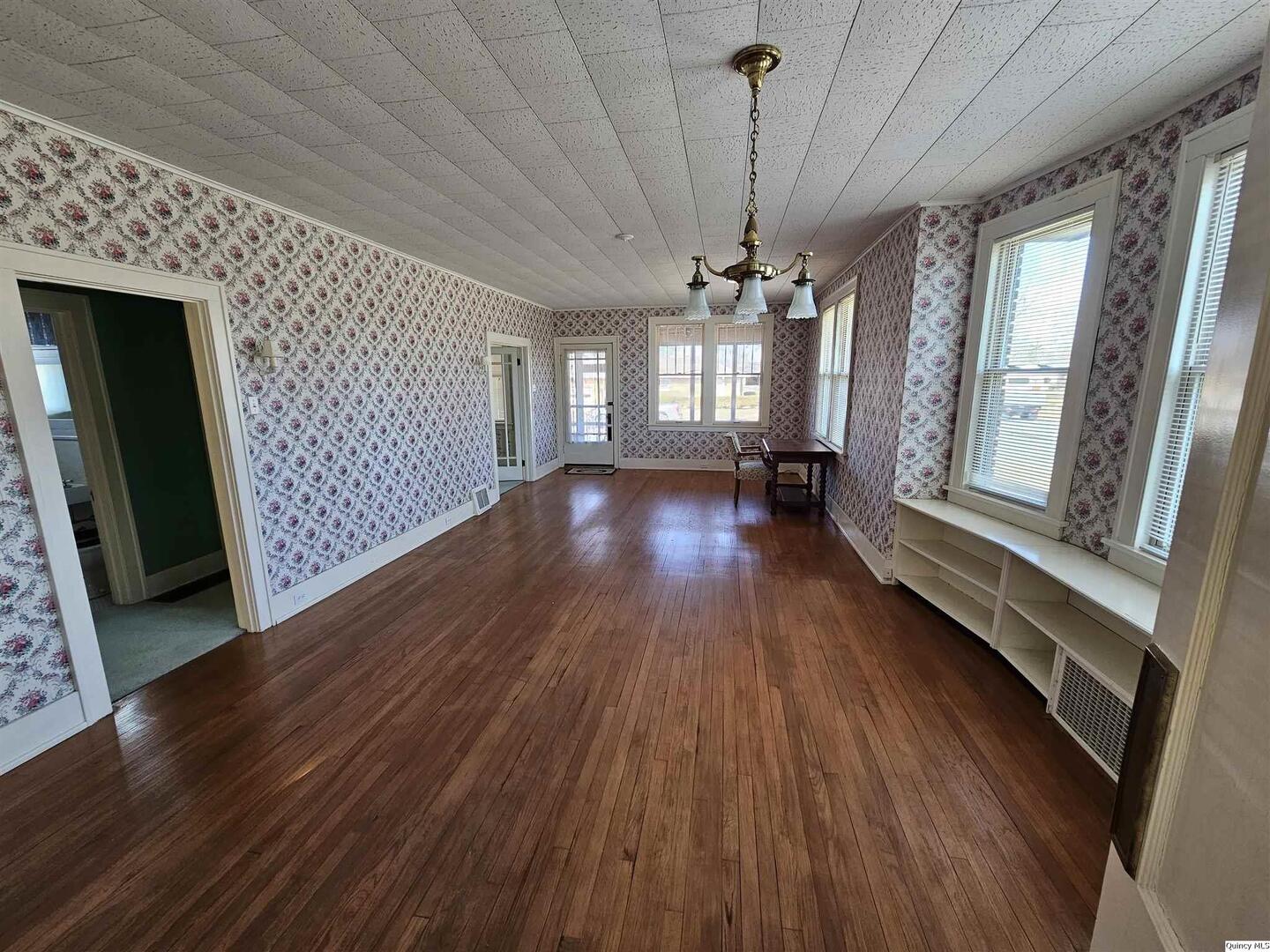 1736 Maple Street Quincy, IL 62301 - Photo 9 of 18