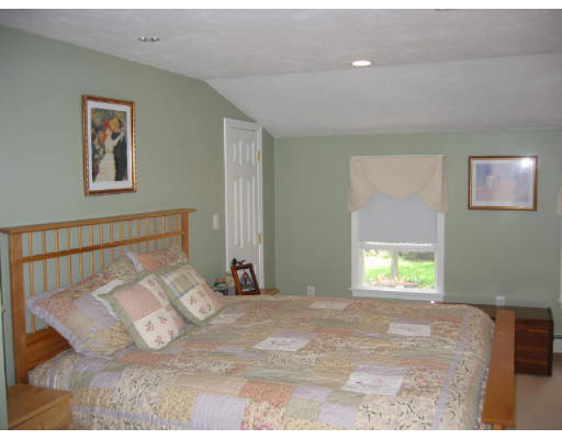 54 Sachem Road Needham, MA 02494 - Photo 8 of 14