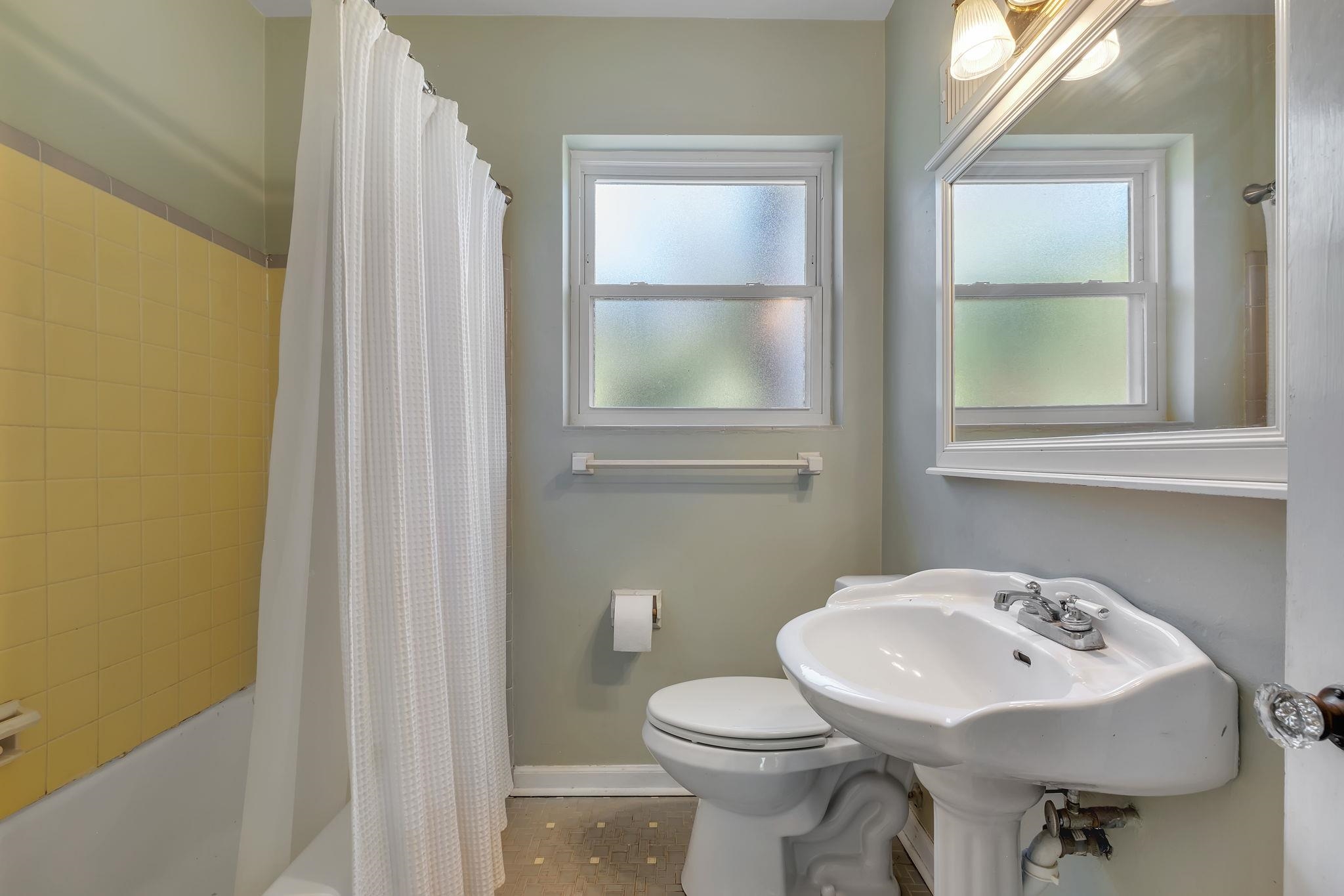 1221 Betton Road Tallahassee, FL 32308 - Photo 1 of 25