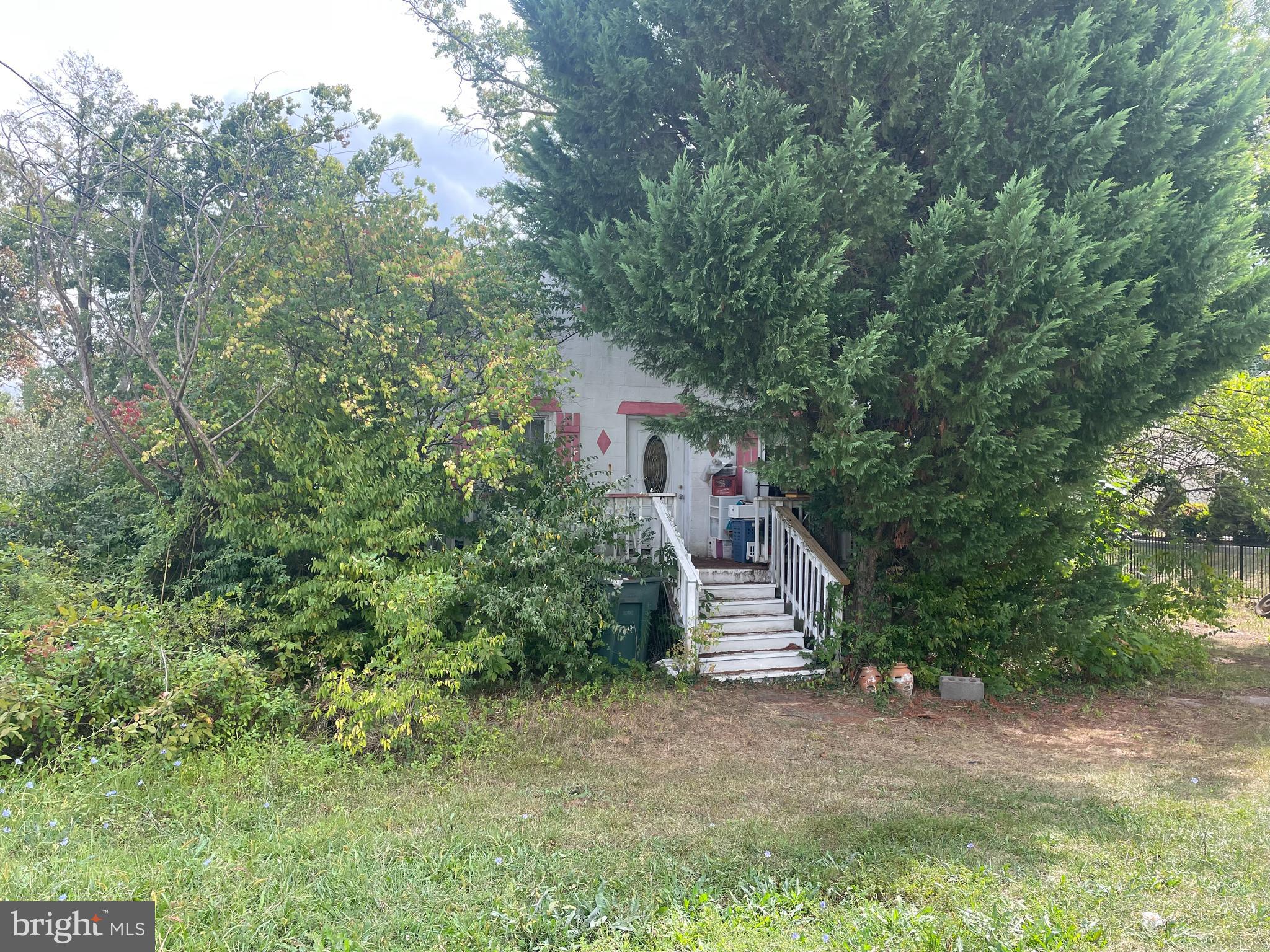 5517 Clifton Road Clifton, VA 20124 - Photo 1 of 9 Gallery Image 1