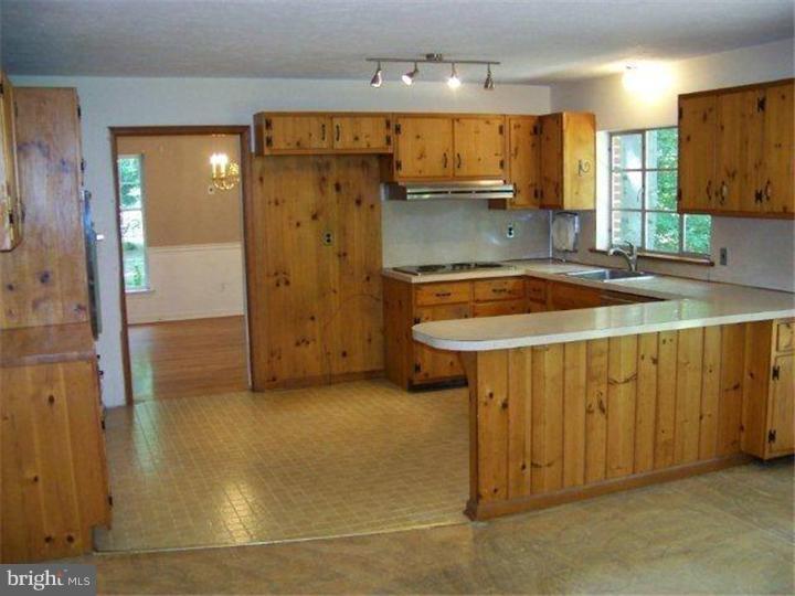 655 Timber Lane Devon, PA 19333 - Photo 5 of 18 Kitchen