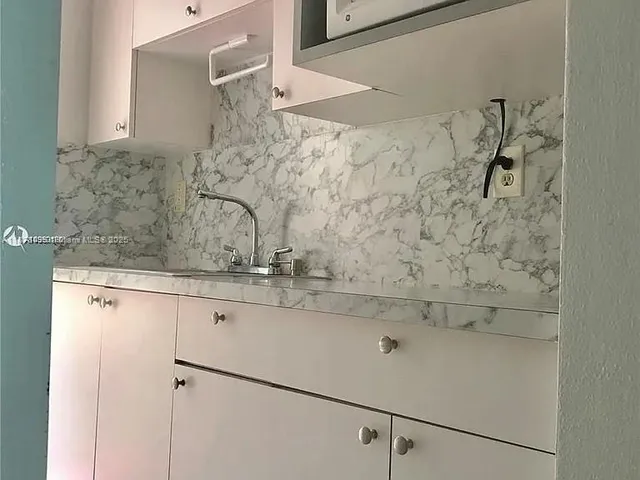 $162,000 | 7720 Harding Avenue, Unit 6, Miami Beach, FL 33141