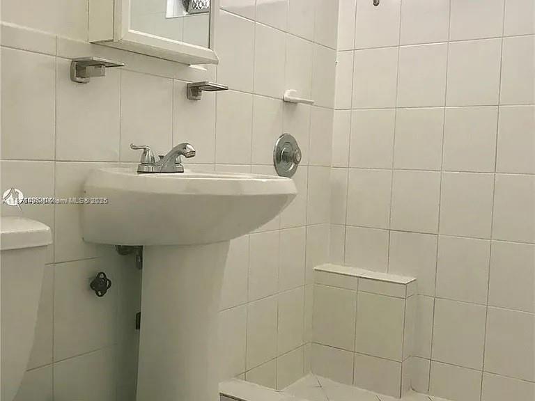 7720 Harding Avenue, Unit 6 Miami Beach, FL 33141 - Photo 9 of 9