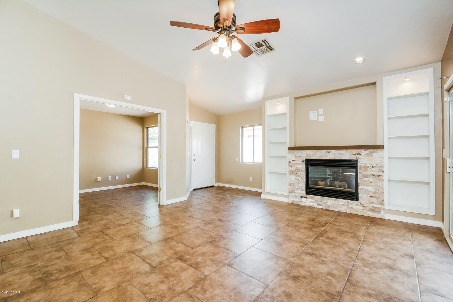 8353 South Bainbridge Road Tucson, AZ 85747 - Photo 6 of 24