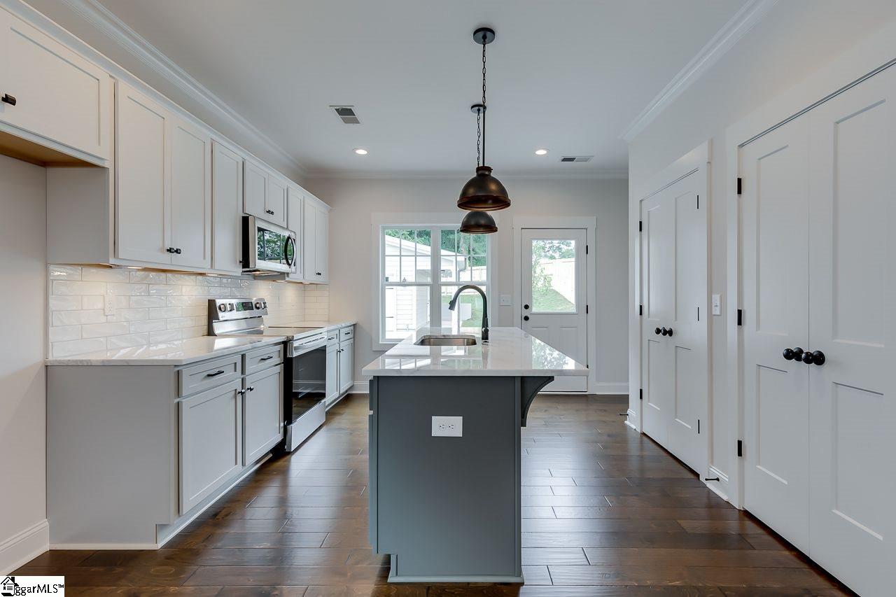 13 A Ridge Street Greenville, SC 29605 - Photo 8 of 19 Gallery Image 8