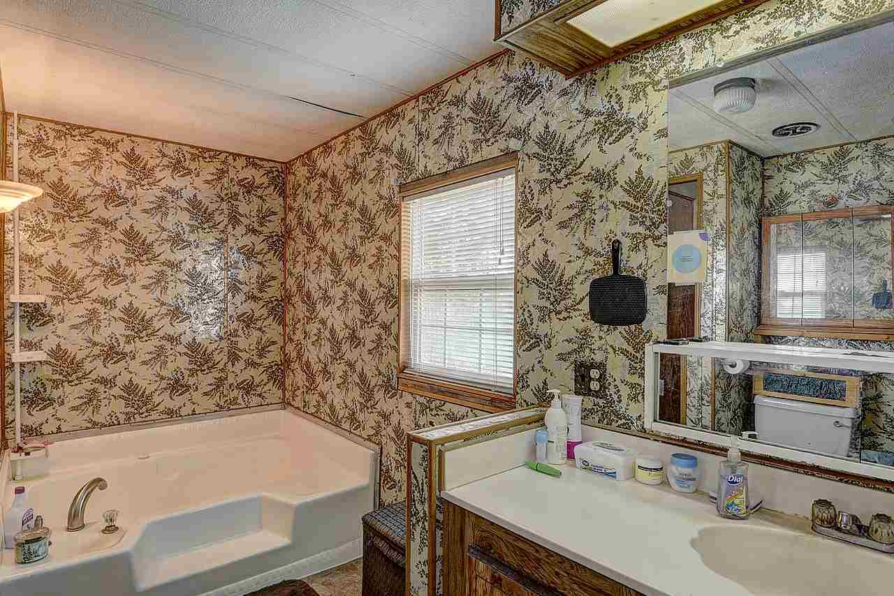 15806 North Scribner Branch Road Spokane, WA 99217 - Photo 12 of 20